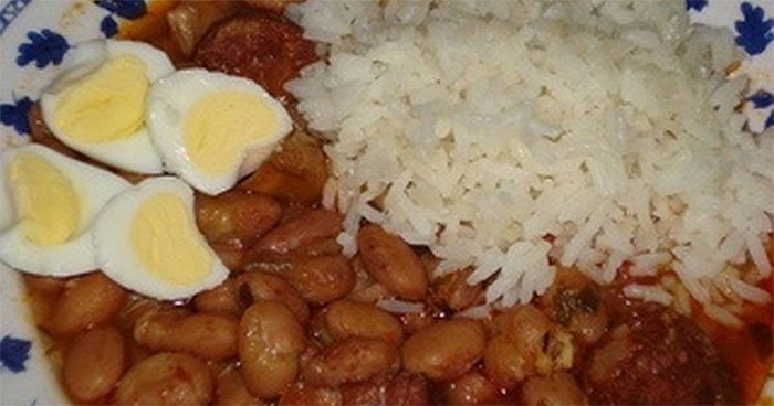 Black beans and rice traditional recipe for moros y cristianos