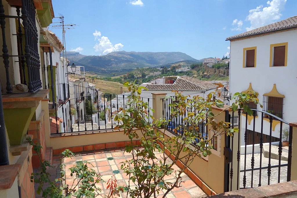 Exploring Ronda: Where to Stay - Apartments, Houses, or Hotels?
