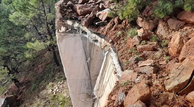 Rockfall closes road from Ronda to San Pedro A-397 March 2025