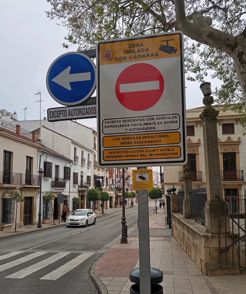 Ronda bridge closed to traffic